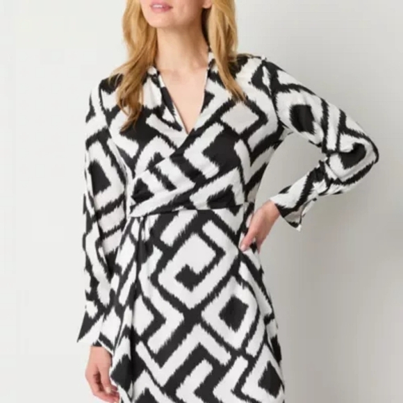 Worthington Long Sleeve Shirt Dress. - Picture 3 of 10